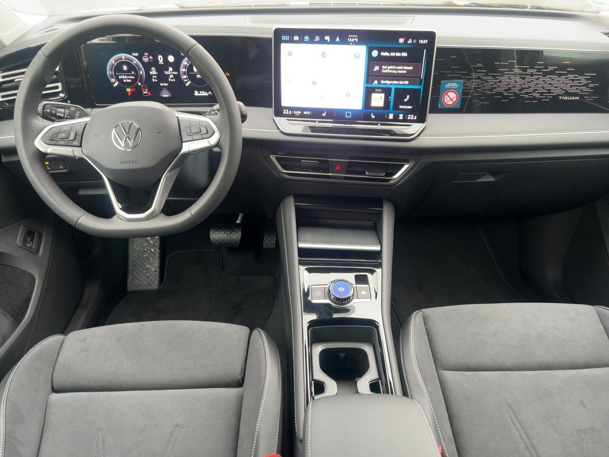 Fahrzeugabbildung Volkswagen Tiguan Elegance 2.0 l TDI DSG IQ.Light|Matrix|LM