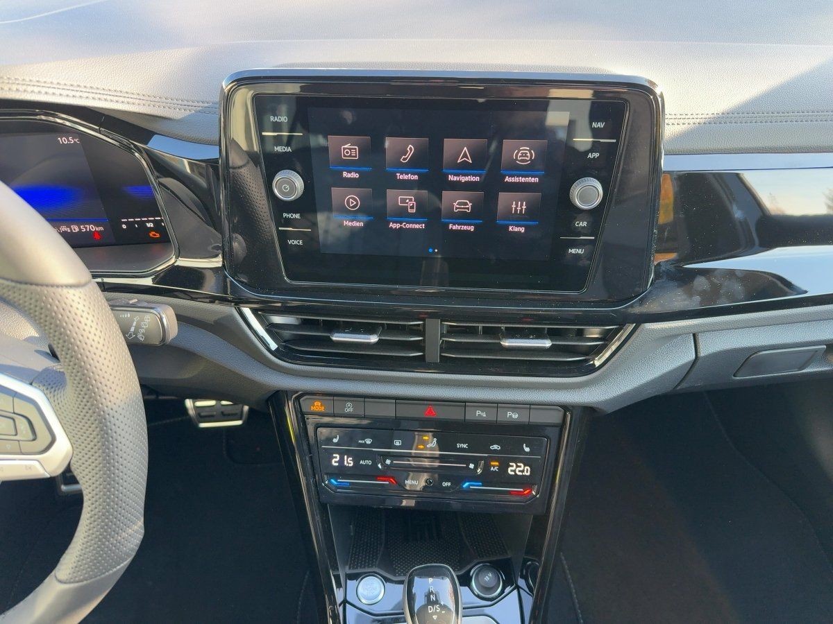 Fahrzeugabbildung Volkswagen T-Roc R-Line 1.5 l TSI OPF DSG CarPlay|ACC|LED