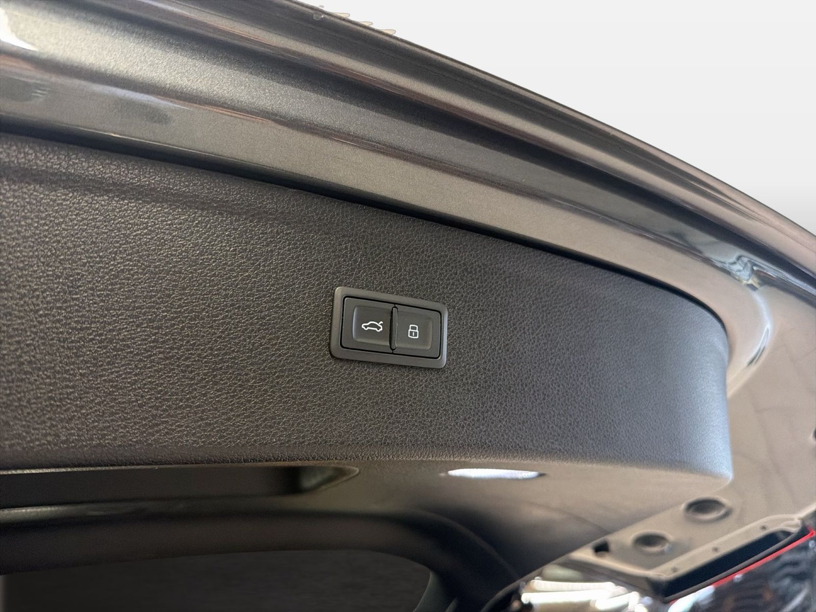 Fahrzeugabbildung Audi Q5 40 TDI quattro S line 2024 (Facelift) Matrix