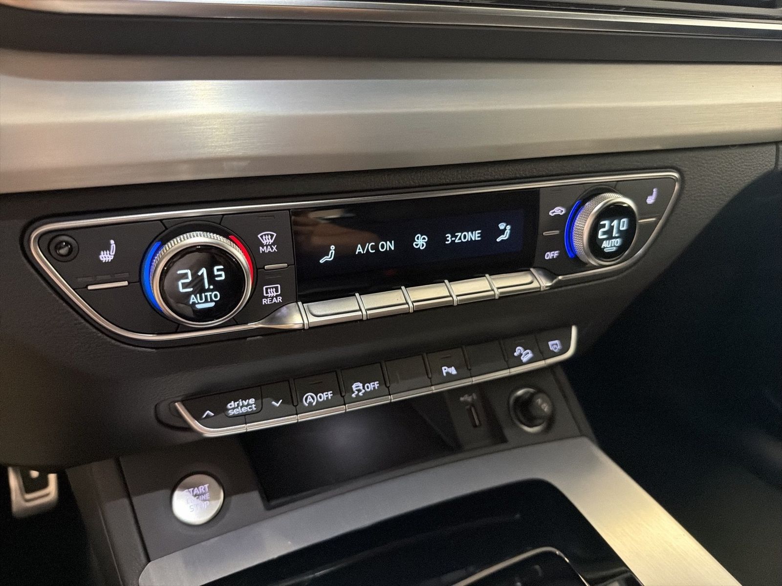 Fahrzeugabbildung Audi Q5 40 TDI quattro S line 2024 (Facelift) Matrix