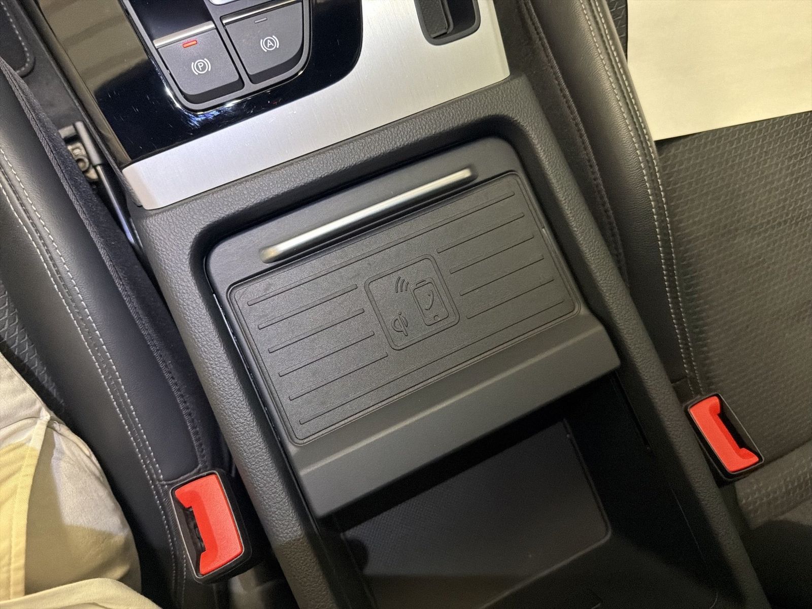 Fahrzeugabbildung Audi Q5 40 TDI quattro S line 2024 (Facelift) Matrix