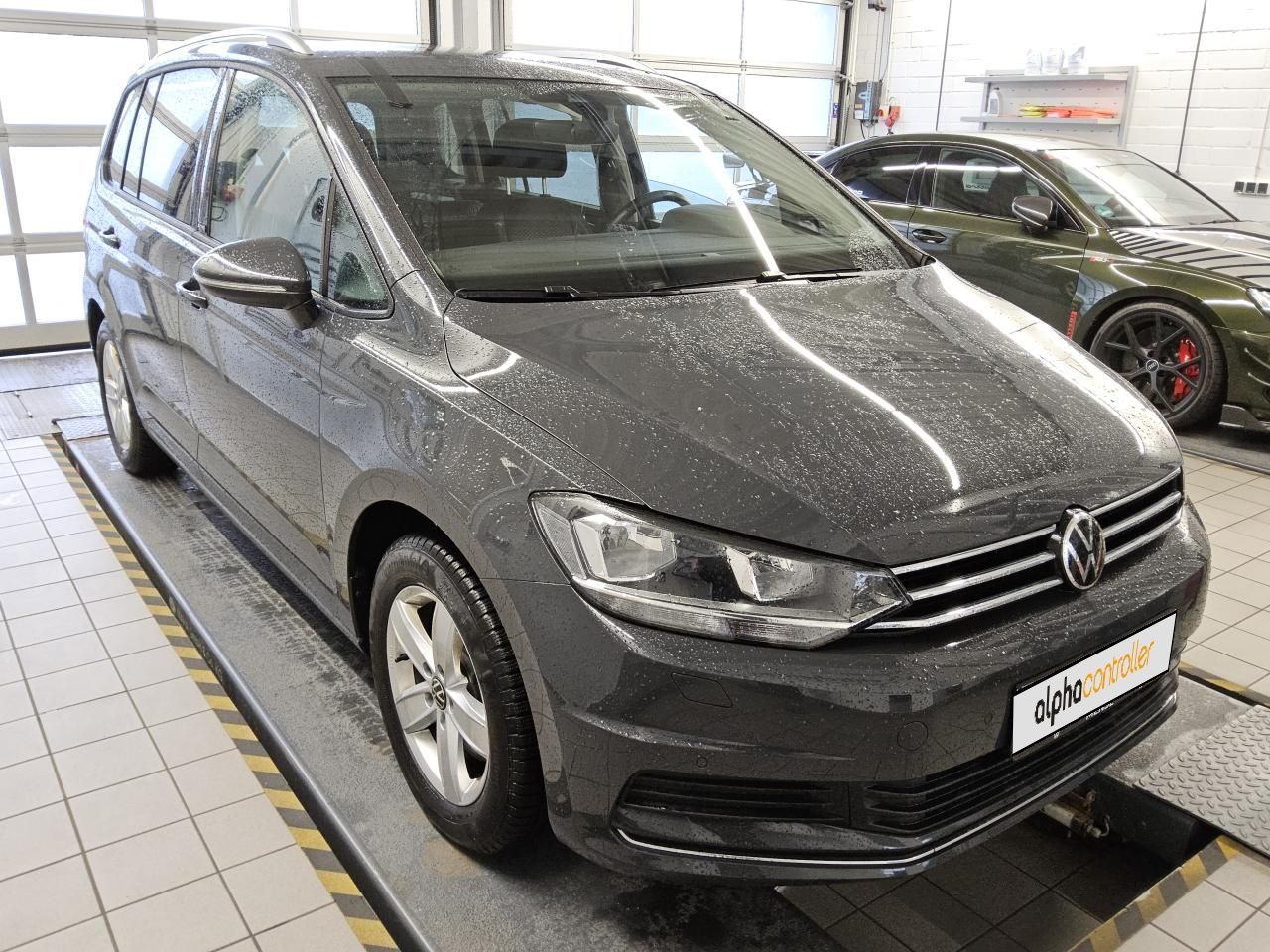 Fahrzeugabbildung Volkswagen Touran 2.0 TDI DSG Active CarPlay|ACC|VirtualCP