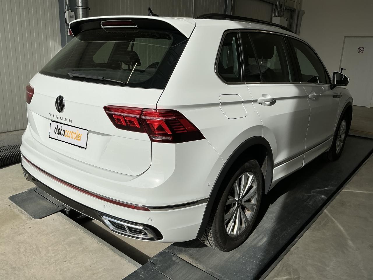 Fahrzeugabbildung Volkswagen Tiguan 2.0 TDI R-line IQ.Light|Matrix|CarPlay|SD