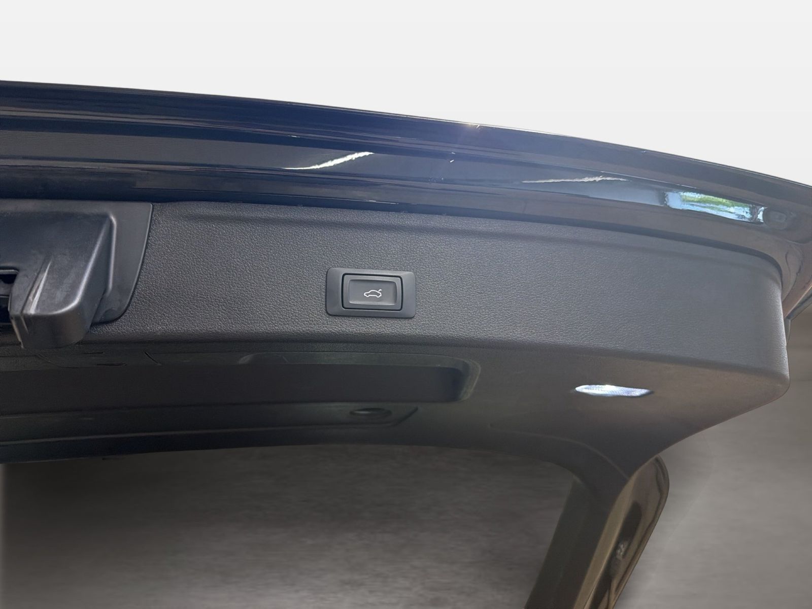 Fahrzeugabbildung Audi A4 Avant 40 TDI S tronic S line ACC|LED - mit KI generiert/bearbeitet
