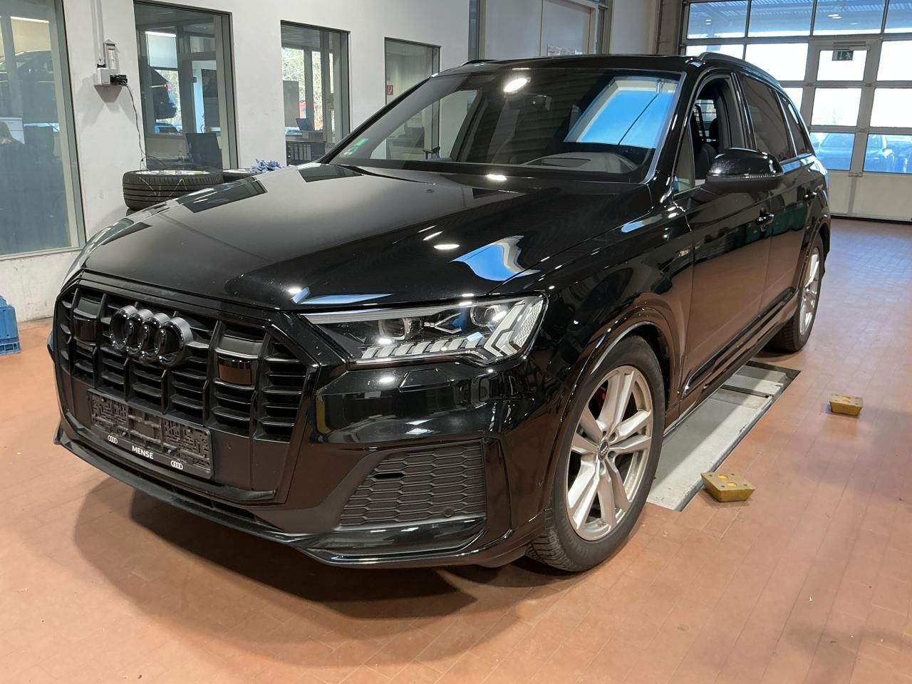 Fahrzeugabbildung Audi Q7 50 TDI quattro tiptronic S line competition p