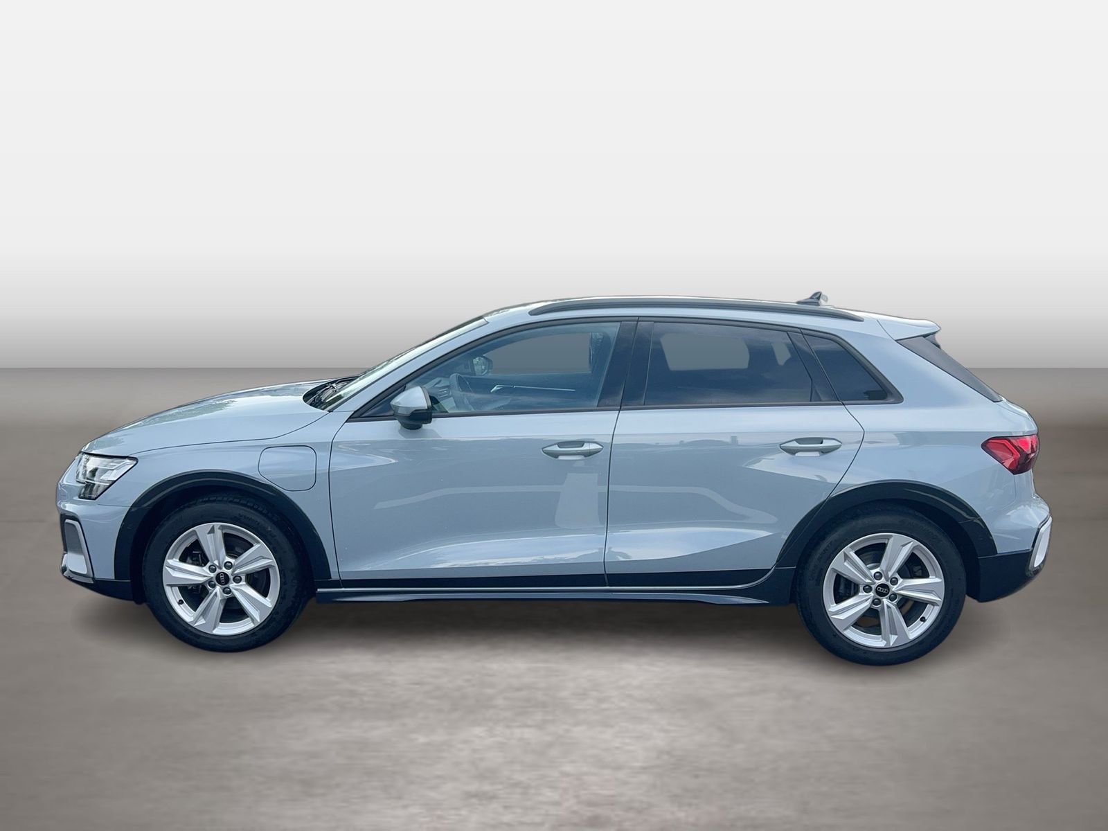 Fahrzeugabbildung Audi A3 allstreet 40 TFSI e S tronic Sonos|AHK|ACC|LM