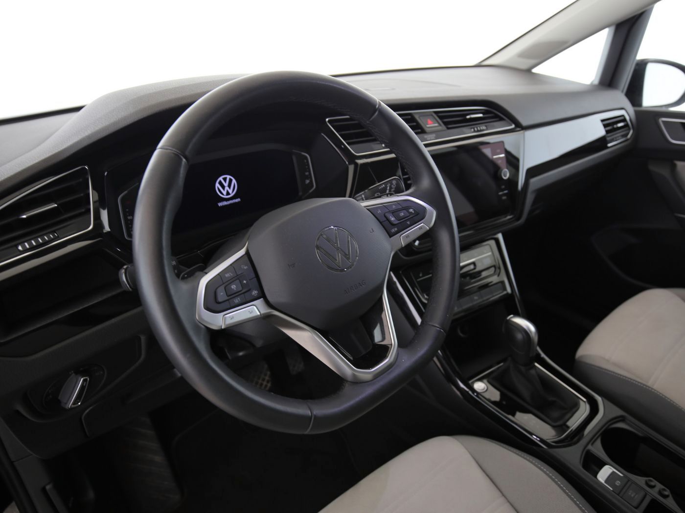 Fahrzeugabbildung Volkswagen Touran 2.0 TDI BMT Highline CarPlay|ACC|LED|Navi