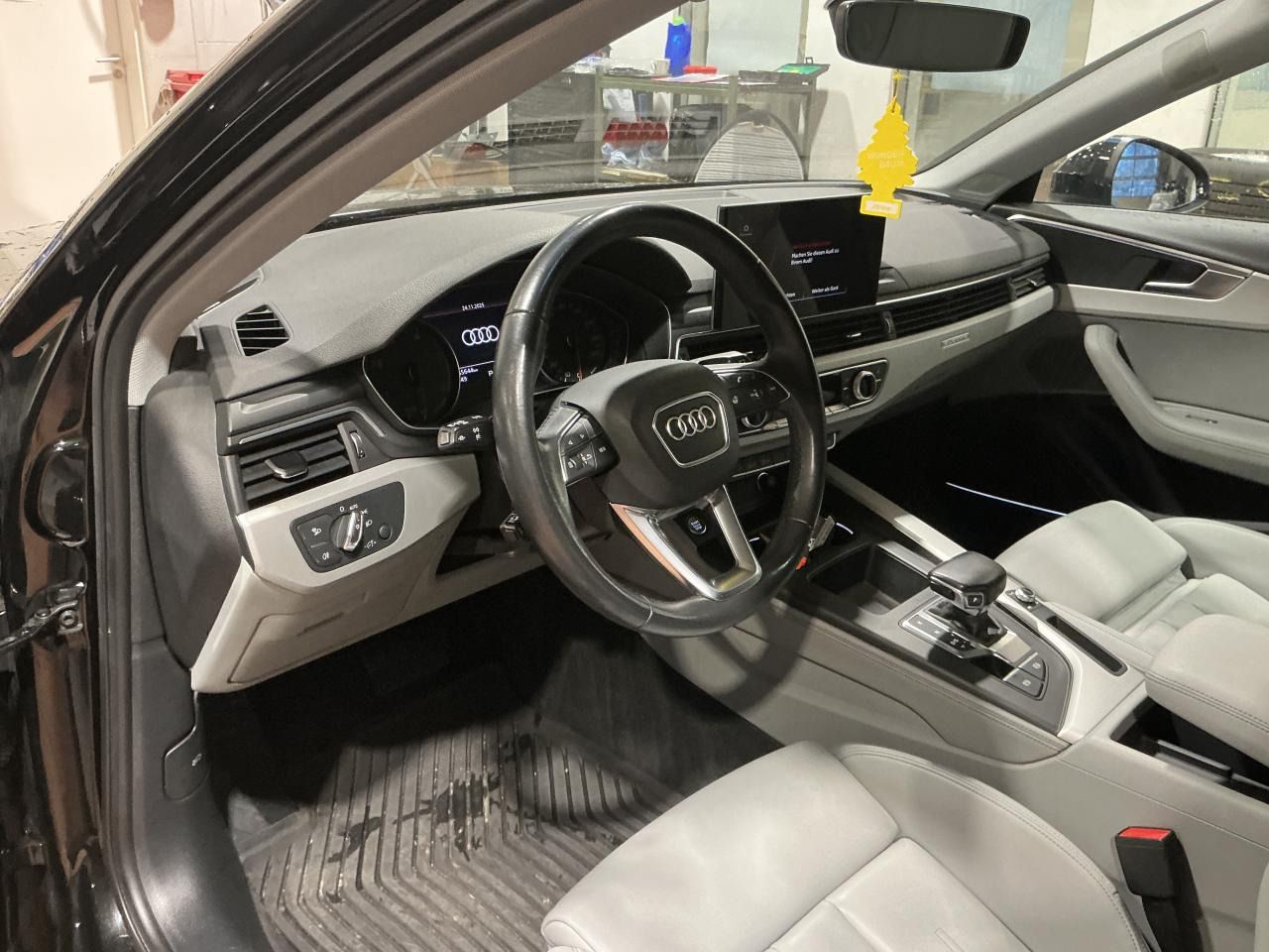 Fahrzeugabbildung Audi A4 Avant 40 TDI quattro S tronic S line B&O|AHK