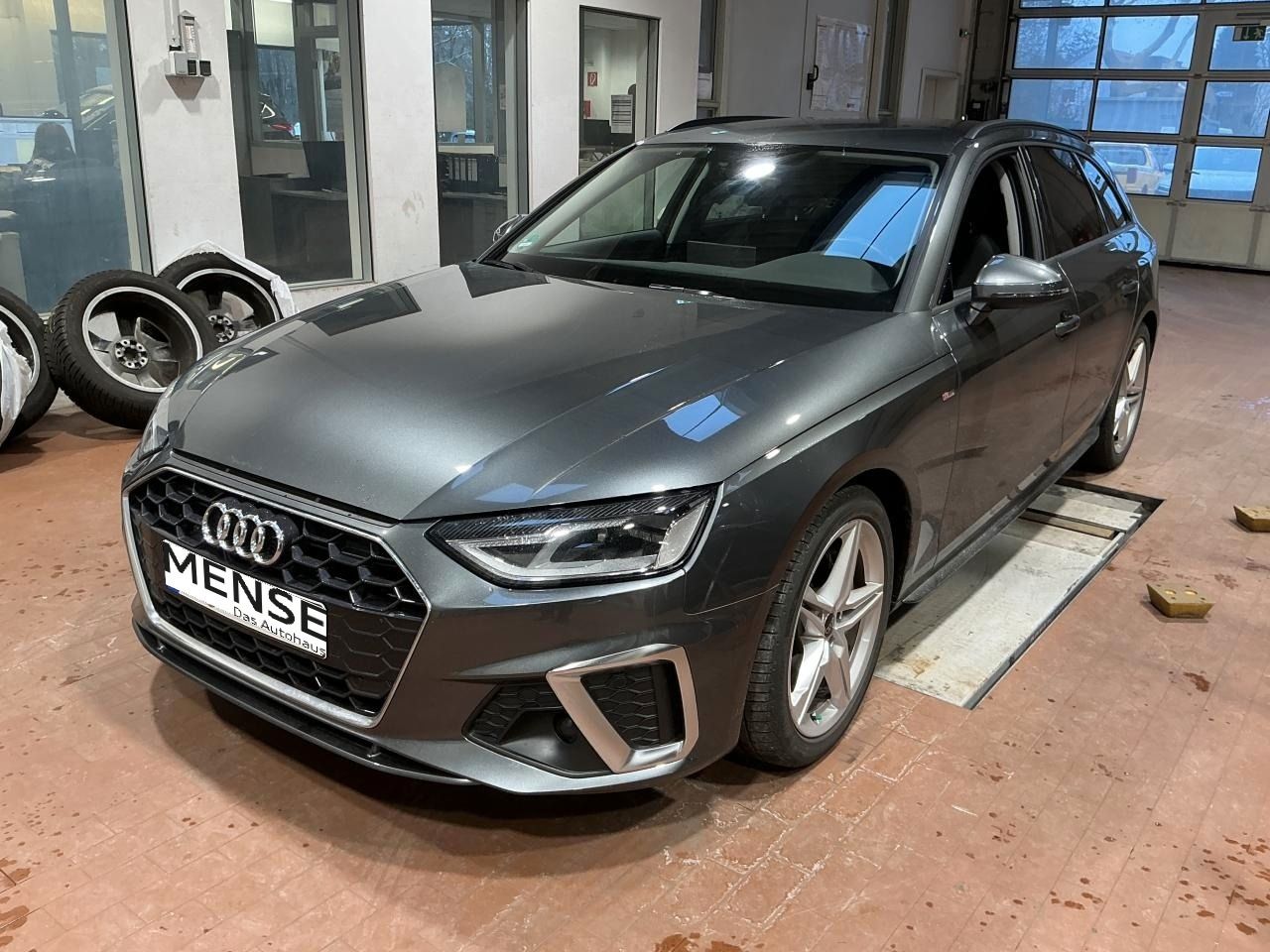 Fahrzeugabbildung Audi A4 Avant 40 TDI S tronic S-Line AHK|Navi|Kamera
