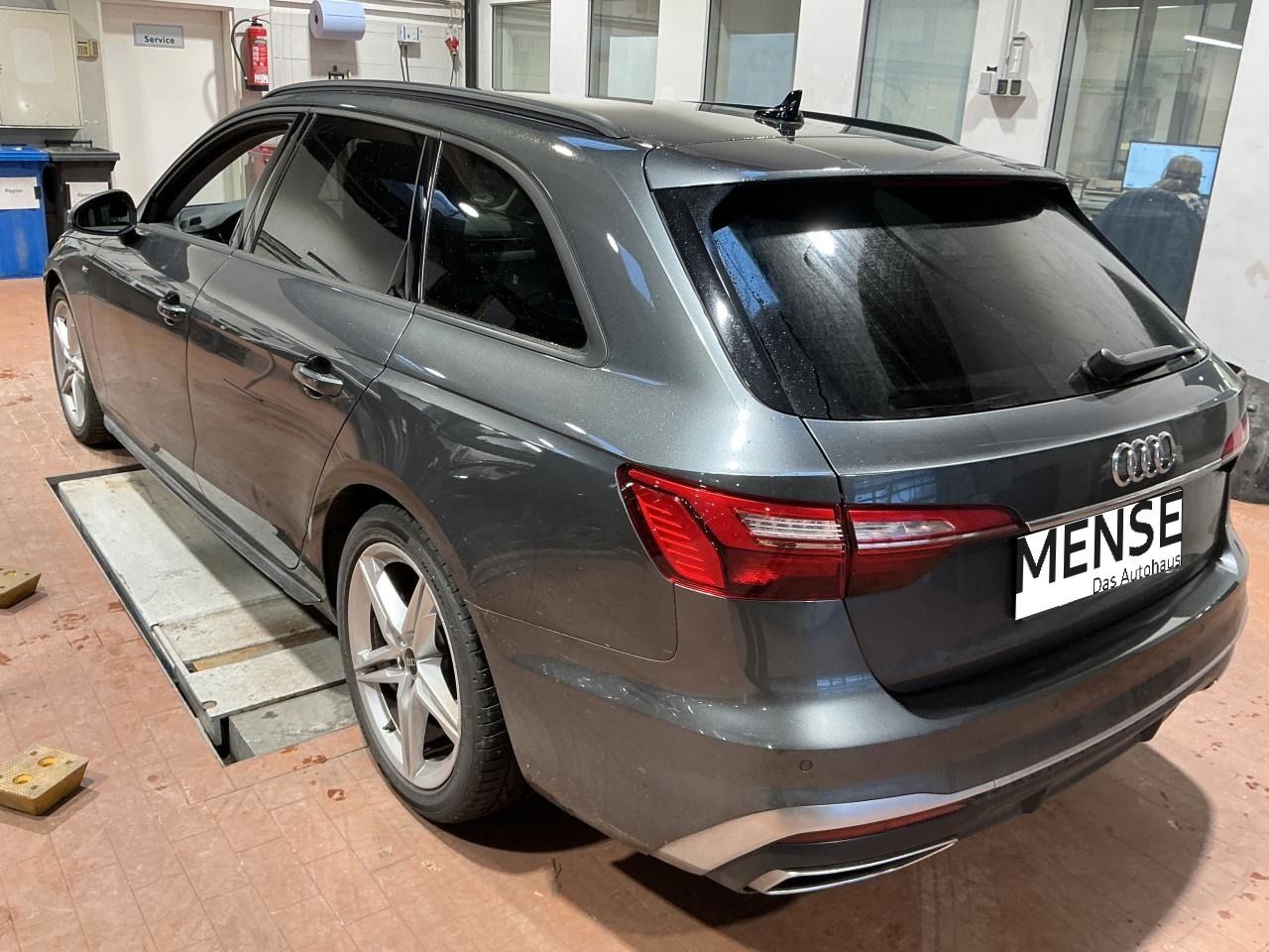 Fahrzeugabbildung Audi A4 Avant 40 TDI S tronic S-Line AHK|Navi|Kamera