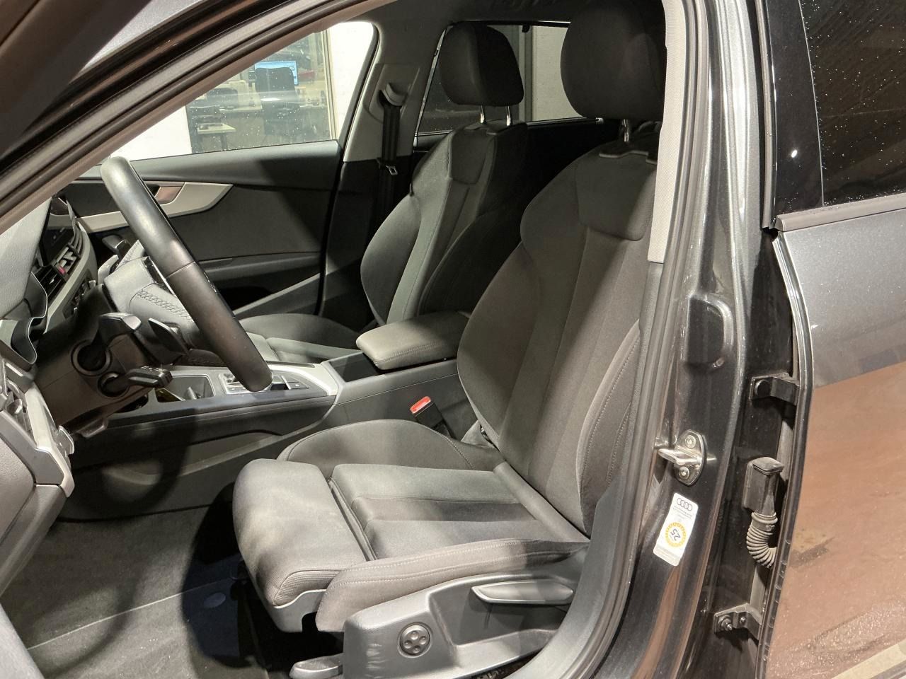 Fahrzeugabbildung Audi A4 Avant 40 TDI S tronic S-Line AHK|Navi|Kamera