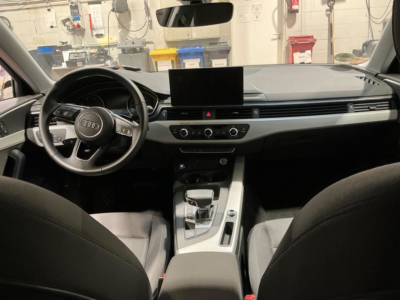 Fahrzeugabbildung Audi A4 Avant 35 TDI S tronic Navi|Akustikglas|KlimaA
