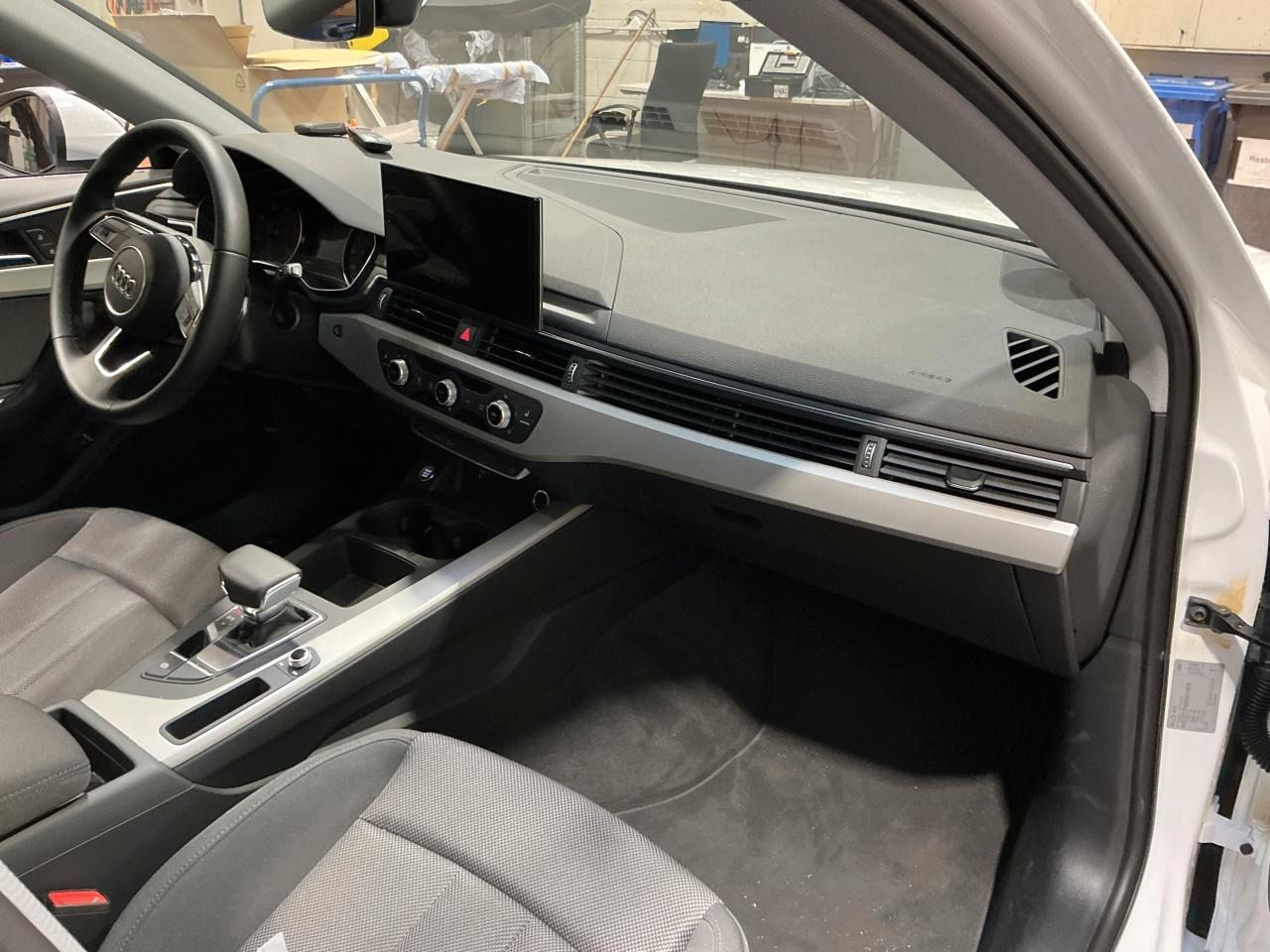 Fahrzeugabbildung Audi A4 Avant 35 TDI S tronic Navi|Akustikglas|KlimaA