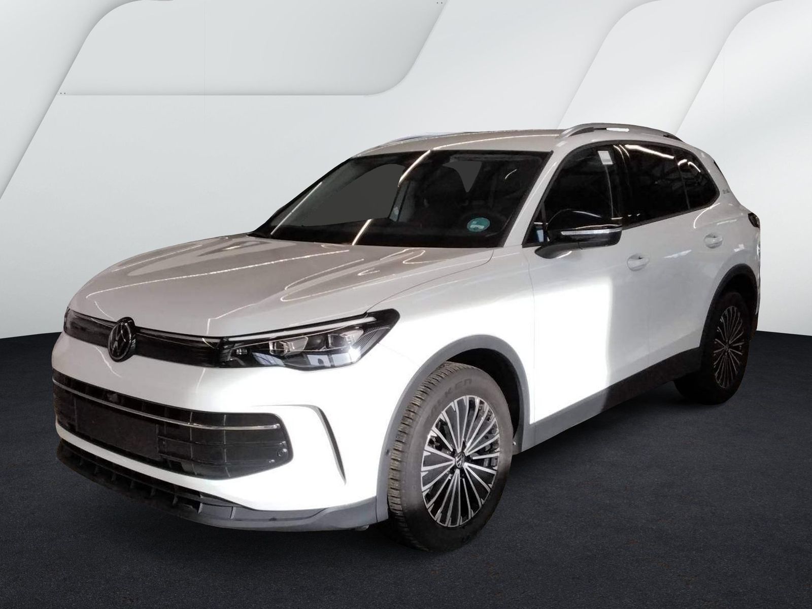 Fahrzeugabbildung Volkswagen Tiguan 1.5 eTSI DSG Goal Life CarPlay|AHK|ACC|LM