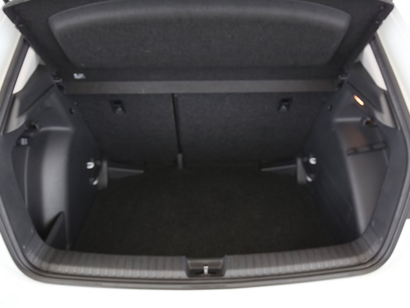 Fahrzeugabbildung SKODA Fabia 1.0 TSI Ambition LED|Navi|DynLicht|KlimaA