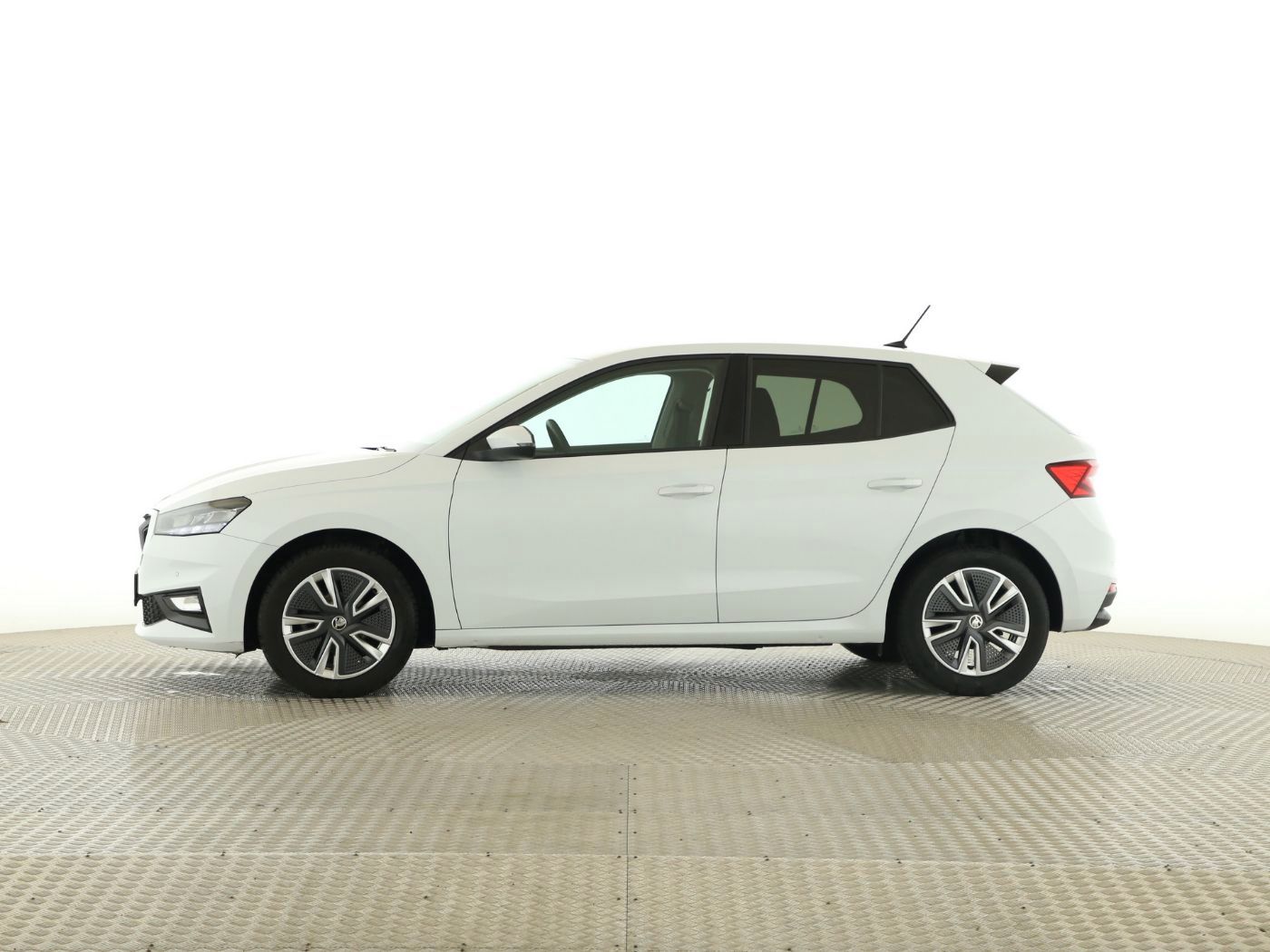 Fahrzeugabbildung SKODA Fabia 1.0 TSI Ambition LED|Navi|DynLicht|KlimaA