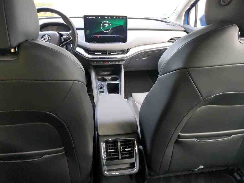 Fahrzeugabbildung SKODA Enyaq 50 Loft LED|VirtualCP|KlimaA|LaneAss|PDC