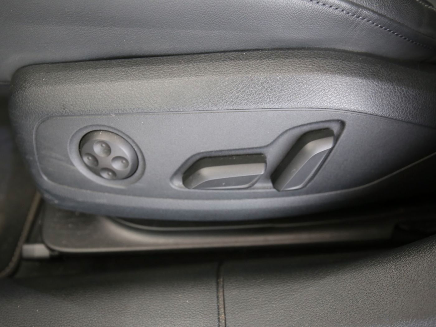 Fahrzeugabbildung Audi A5 Sportback 40 TDI quattro advanced Matrix|Pano