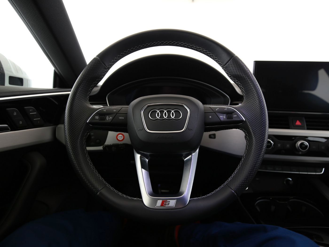 Fahrzeugabbildung Audi A5 Sportback 40 TDI quattro advanced Matrix|Pano