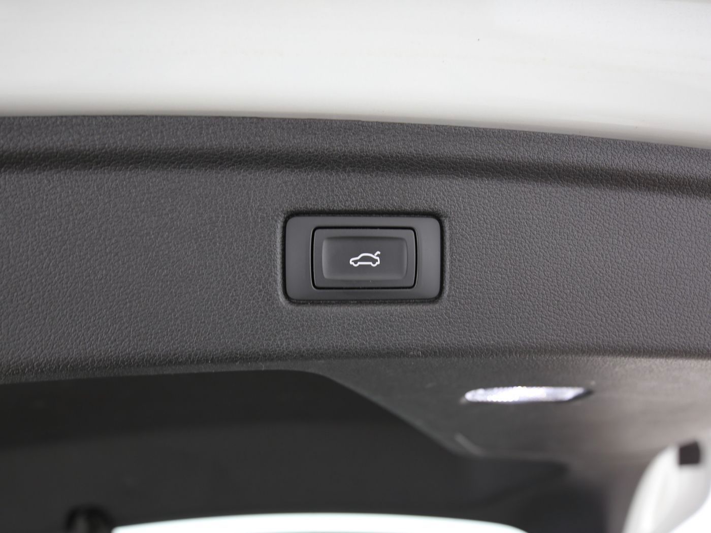 Fahrzeugabbildung Audi A5 Sportback 40 TDI quattro advanced Matrix|Pano