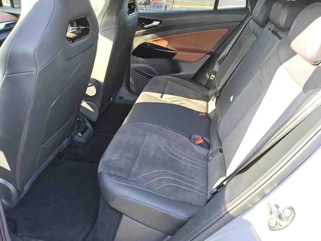 Fahrzeugabbildung Volkswagen ID.5 Pro electric IQ.Light|Matrix|CarPlay|AHK|LM