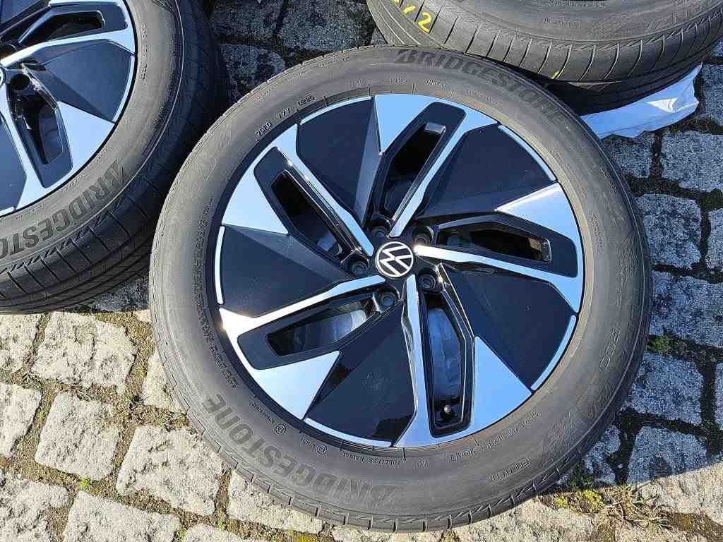 Fahrzeugabbildung Volkswagen ID.5 Pro electric IQ.Light|Matrix|CarPlay|AHK|LM