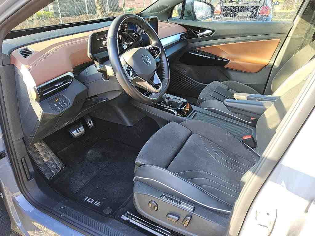 Fahrzeugabbildung Volkswagen ID.5 Pro electric IQ.Light|Matrix|CarPlay|AHK|LM