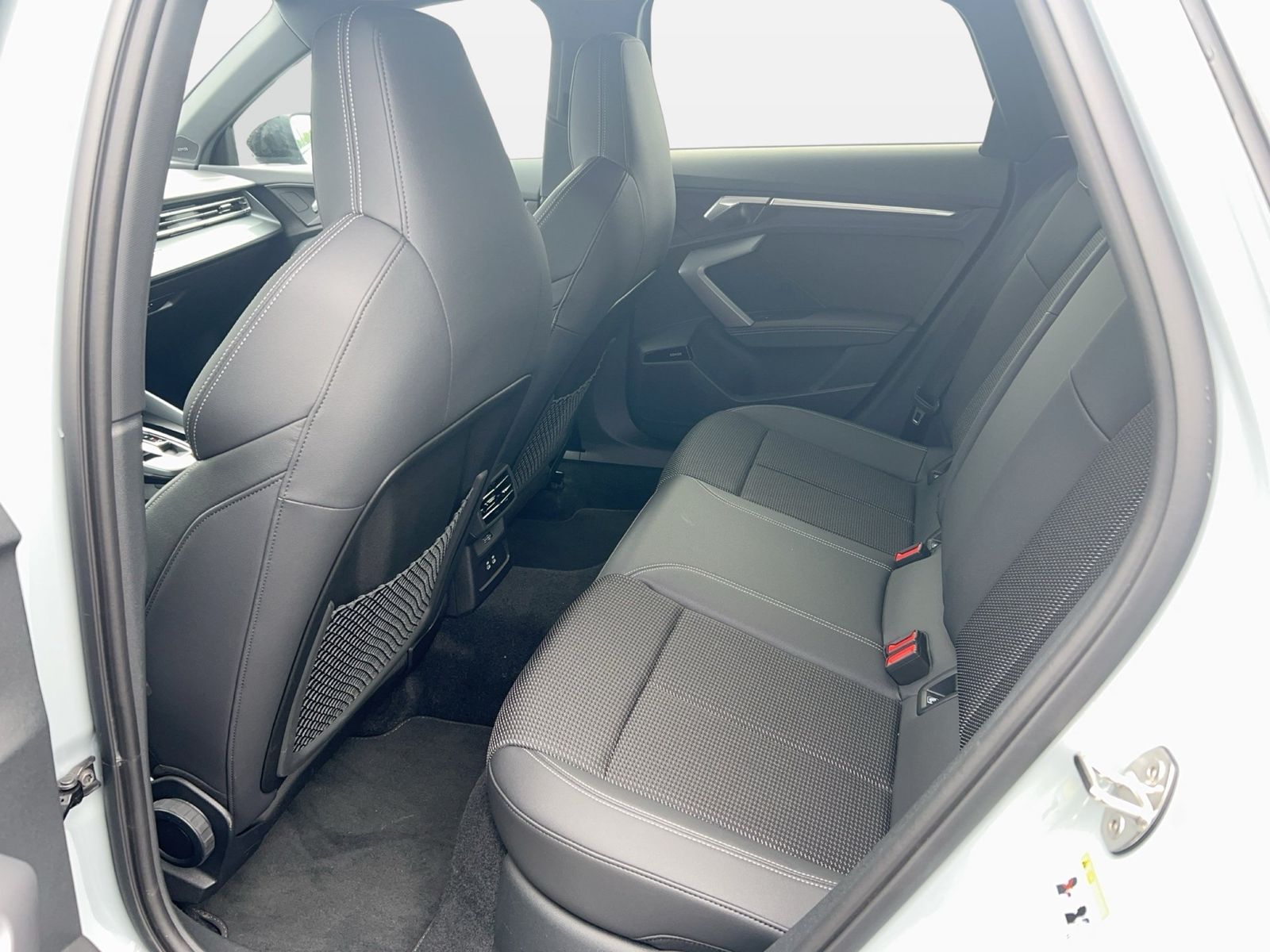 Fahrzeugabbildung Audi A3 Sportback 40 TFSI e S tronic S line Sonos|AHK