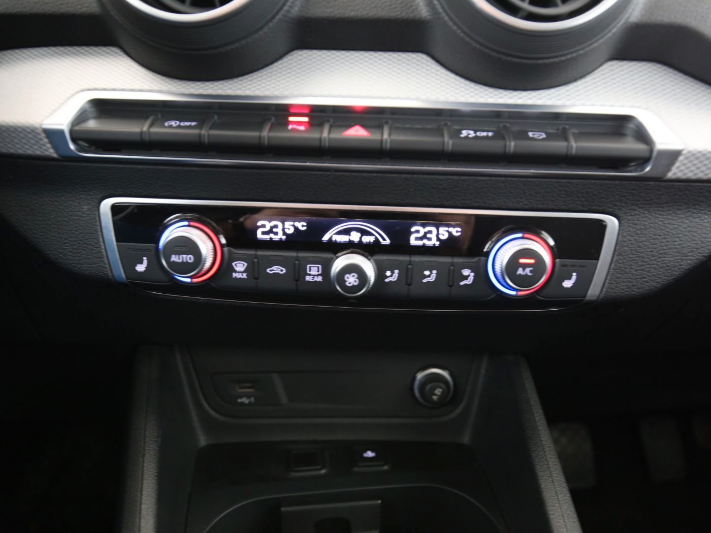 Fahrzeugabbildung Audi Q2 30 TDI S line 2024 (Facelift) CarPlay|ACC|LED
