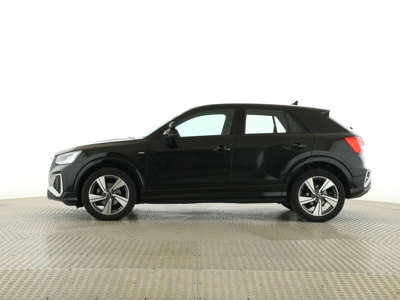 Fahrzeugabbildung Audi Q2 30 TDI S line 2024 (Facelift) CarPlay|ACC|LED