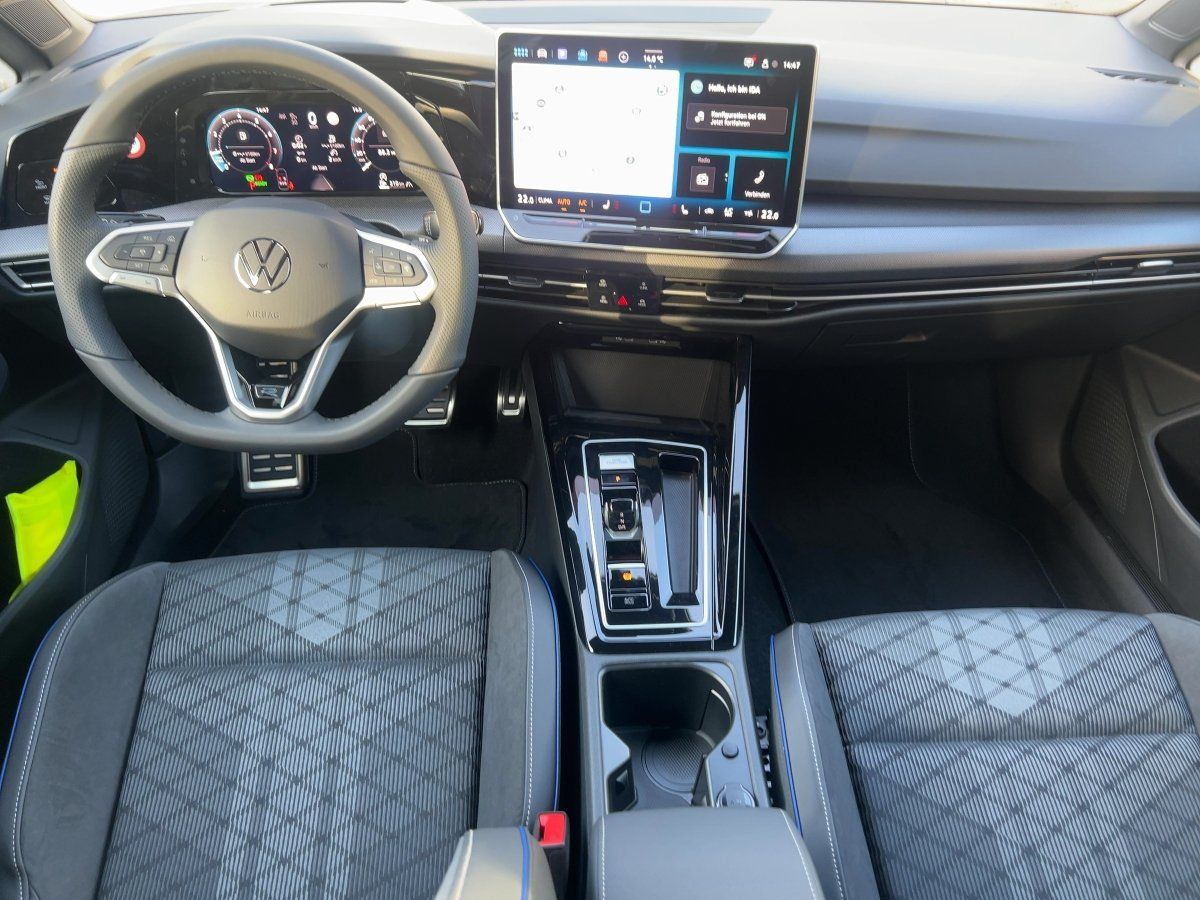 Fahrzeug autohaus mense Fahrzeugabbildung Volkswagen Golf R-Line 1.5 l eTSI OPF DSG IQ.Light|Matrix