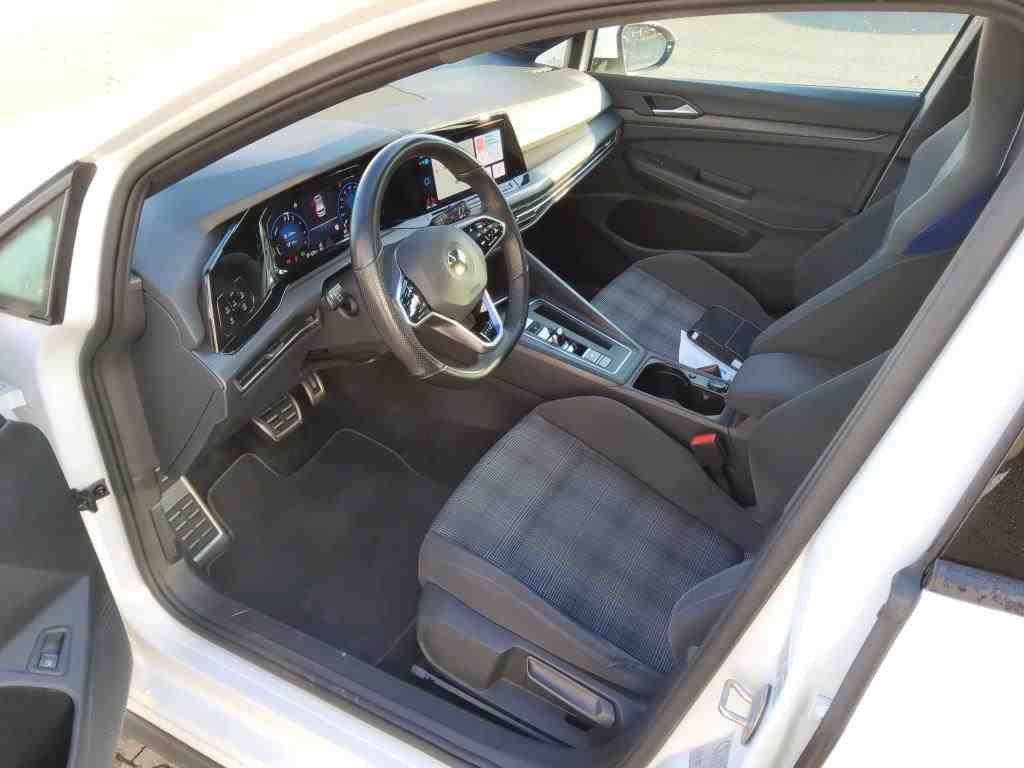Fahrzeugabbildung Volkswagen Golf VIII 1.4 TSI eHybrid DSG CarPlay|AHK|Pano