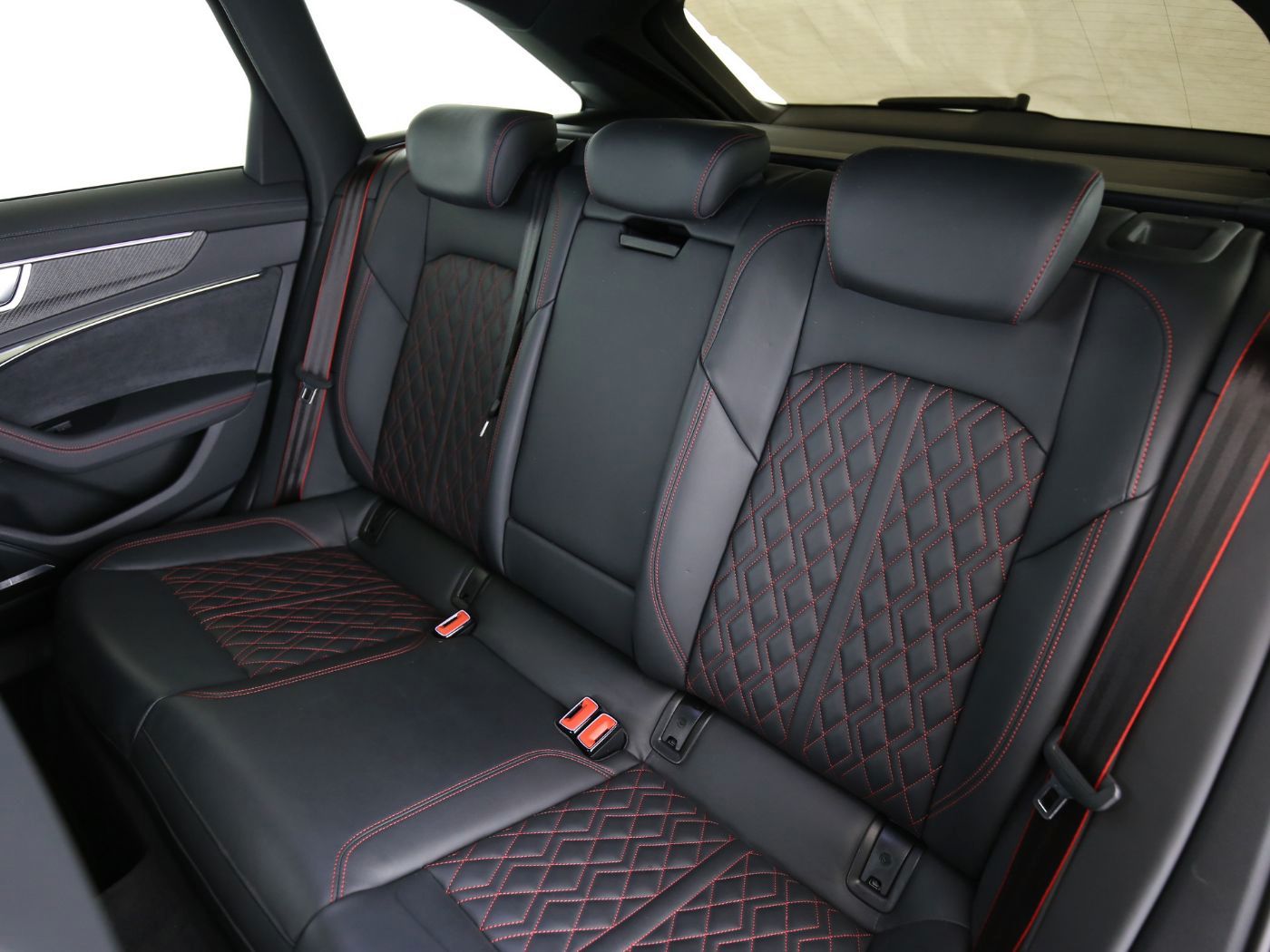 Fahrzeugabbildung Audi A6 Avant 55 TFSI e quattro sport 2022 Matrix|B&O