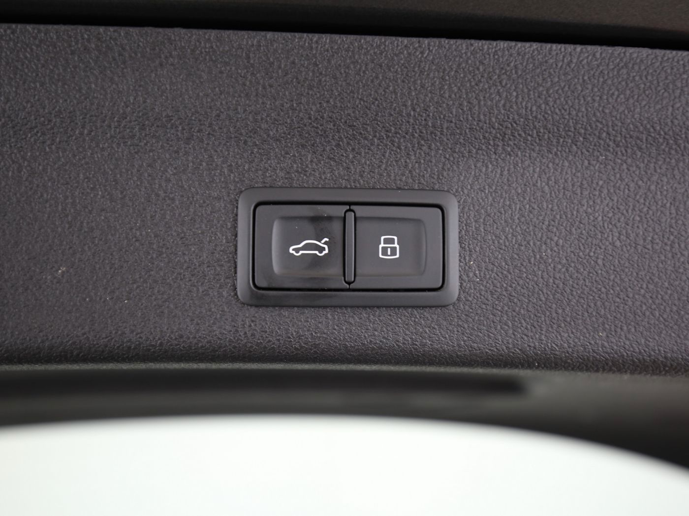 Fahrzeugabbildung Audi A6 Avant 55 TFSI e quattro sport 2022 Matrix|B&O