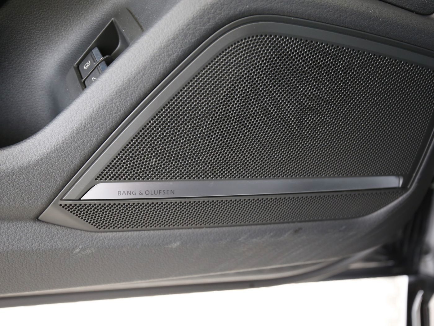 Fahrzeugabbildung Audi A6 Avant 55 TFSI e quattro sport 2022 Matrix|B&O