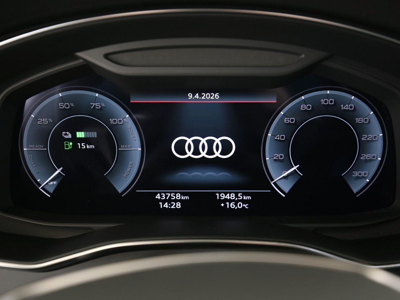 Fahrzeugabbildung Audi A6 Avant 55 TFSI e quattro sport 2022 Matrix|B&O
