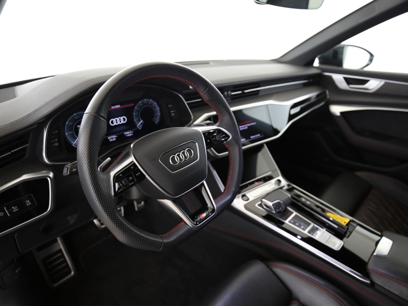 Fahrzeugabbildung Audi A6 Avant 55 TFSI e quattro sport 2022 Matrix|B&O