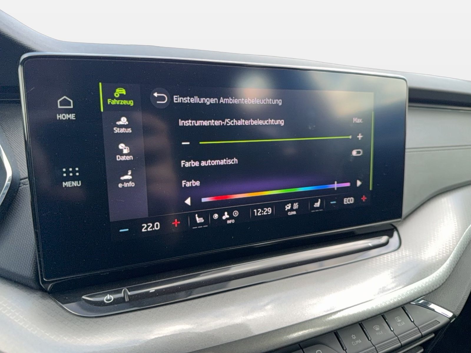 Fahrzeug autohaus mense Fahrzeugabbildung SKODA Octavia Combi 1.4l TSI iV 150kW 6-Gang-DSG LED|N - mit KI generiert/bearbeitet