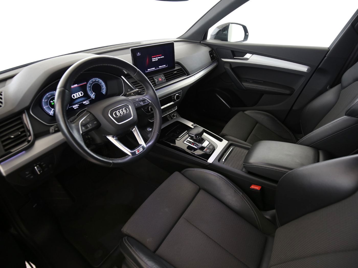 Fahrzeugabbildung Audi Q5 55 TFSI e quattro S tronic S line AHK|ACC|LED