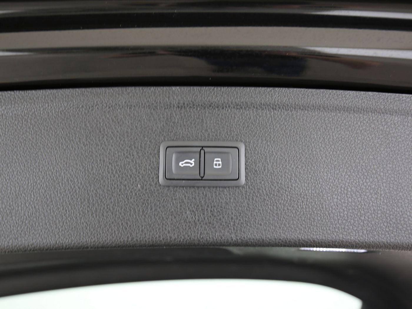Fahrzeugabbildung Audi Q5 55 TFSI e quattro S tronic S line AHK|ACC|LED
