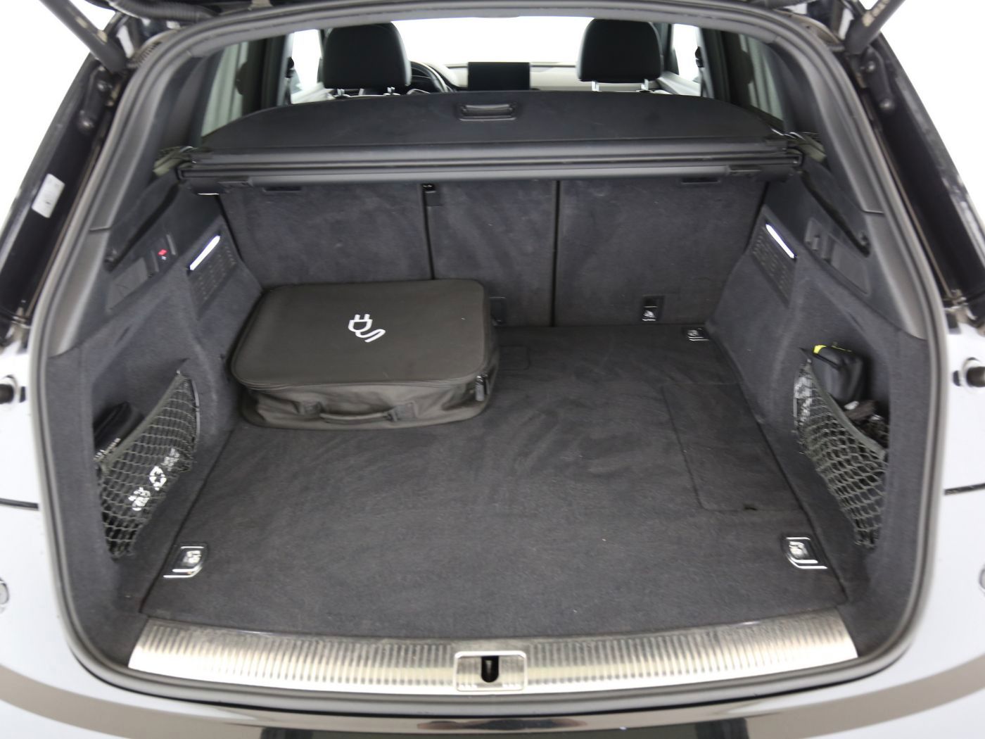 Fahrzeugabbildung Audi Q5 55 TFSI e quattro S tronic S line AHK|ACC|LED
