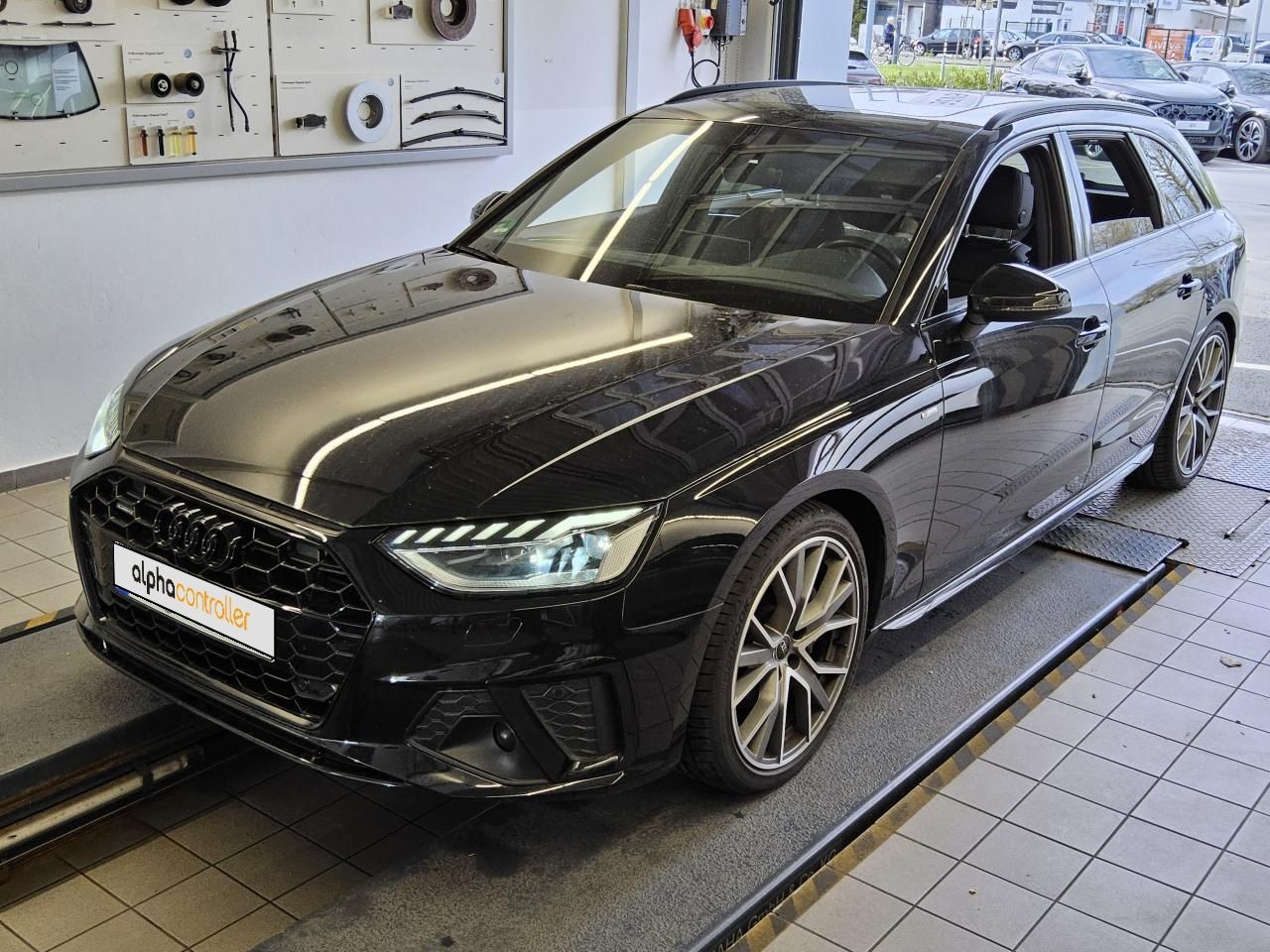 Fahrzeugabbildung Audi A4 Avant 40 TDI quattro S line 2023 (Facelift)