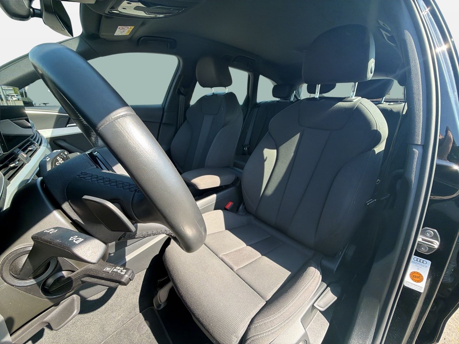 Fahrzeugabbildung Audi A4 Avant 40 TFSI quattro advanced 2 (Facelift)