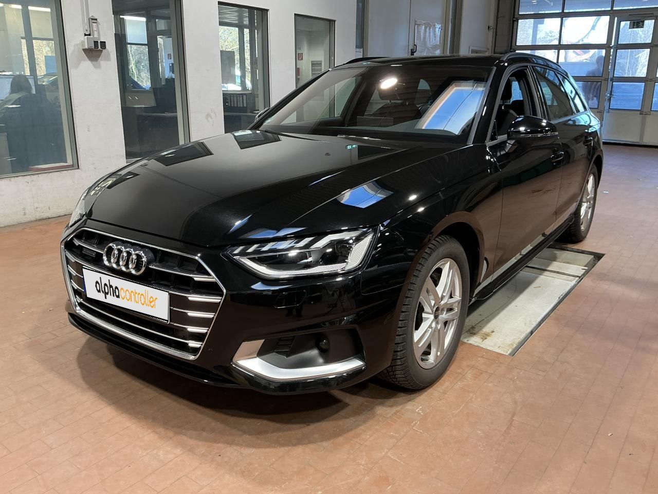 Fahrzeugabbildung Audi A4 Avant 40 TFSI quattro advanced 2 (Facelift)