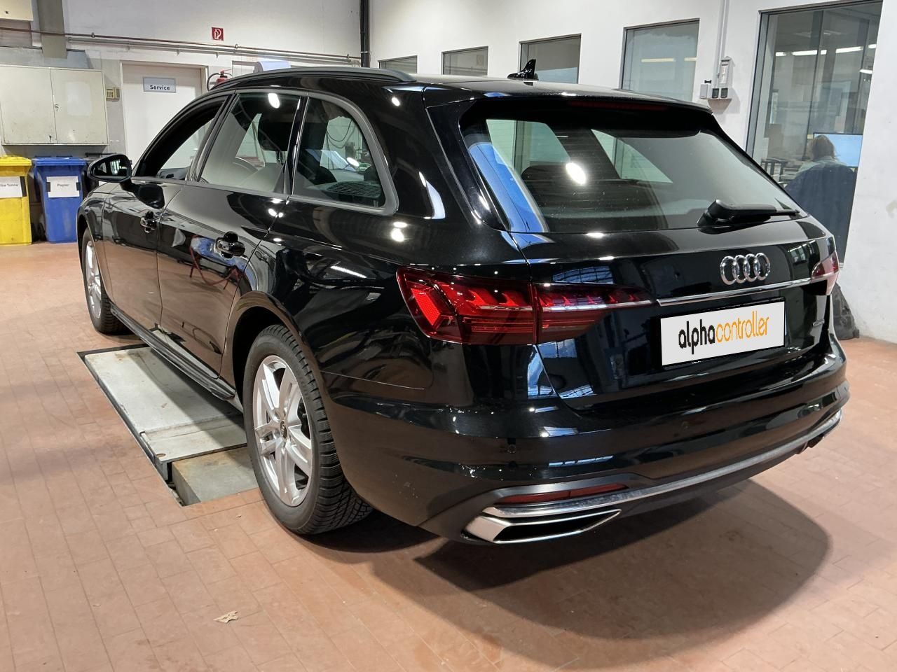 Fahrzeugabbildung Audi A4 Avant 40 TFSI quattro advanced 2 (Facelift)