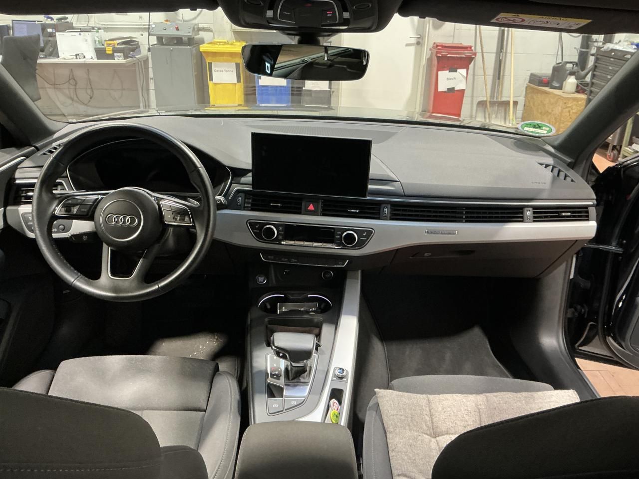 Fahrzeugabbildung Audi A4 Avant 40 TFSI quattro advanced 2 (Facelift)