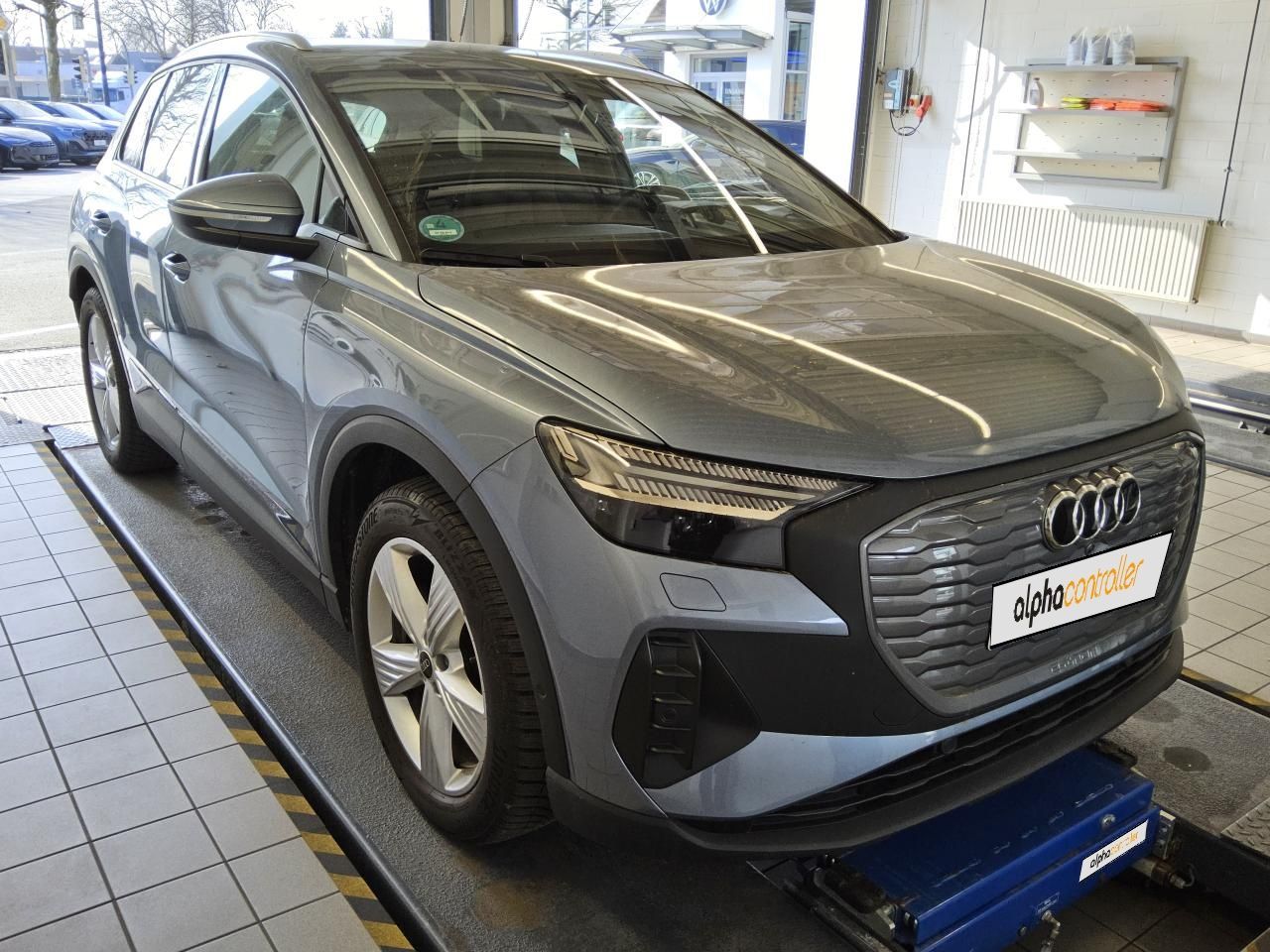 Fahrzeugabbildung Audi Q4 e-tron 40 Advanced Matrix|AHK|Standhzg|ACC|LM