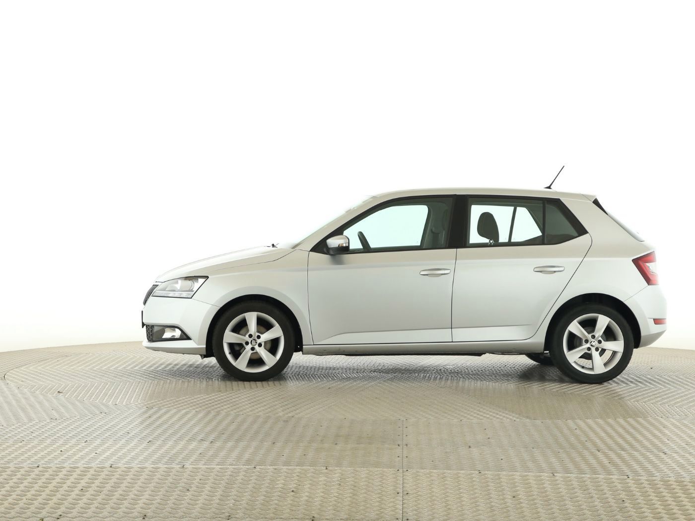 Fahrzeugabbildung SKODA Fabia 1.0 TSI Style Alcant.|Facelift|Kamera|PDC