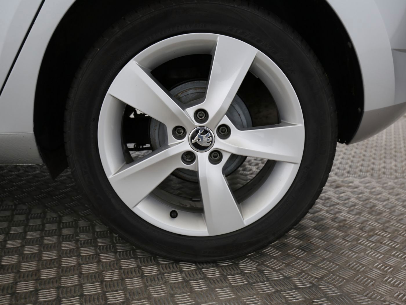 Fahrzeugabbildung SKODA Fabia 1.0 TSI Style Alcant.|Facelift|Kamera|PDC