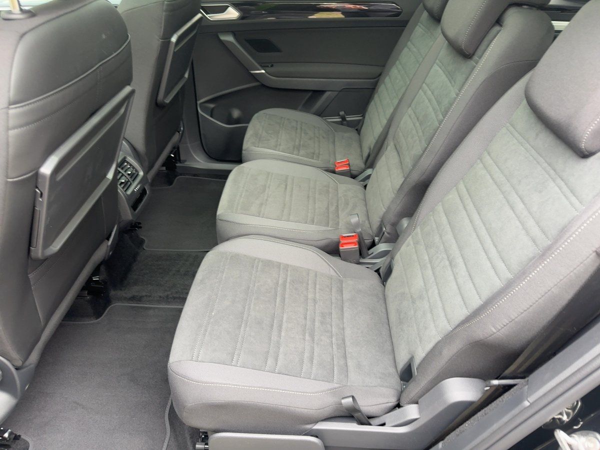 Fahrzeugabbildung Volkswagen Touran 2.0 TDI DSG Highline R-Line 7-Sitzer AHK